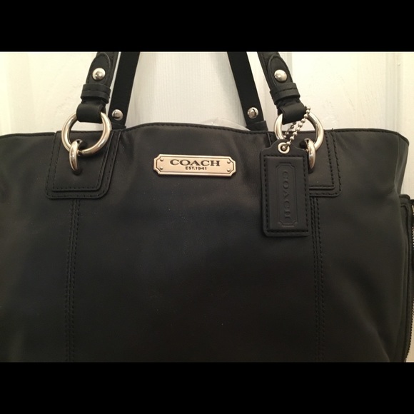 Coach F19253 Black Tote - Picture 2 of 6